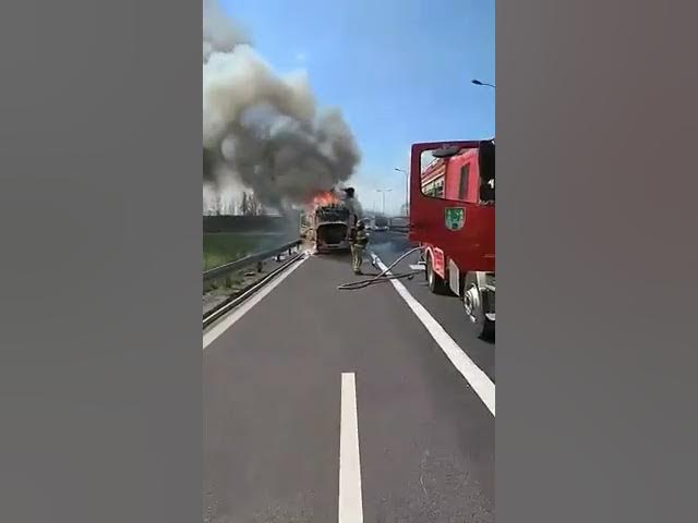 Video thumbnail for Pożar ciężarówki na S3 pod Zieloną Górą. Droga zakorkowana