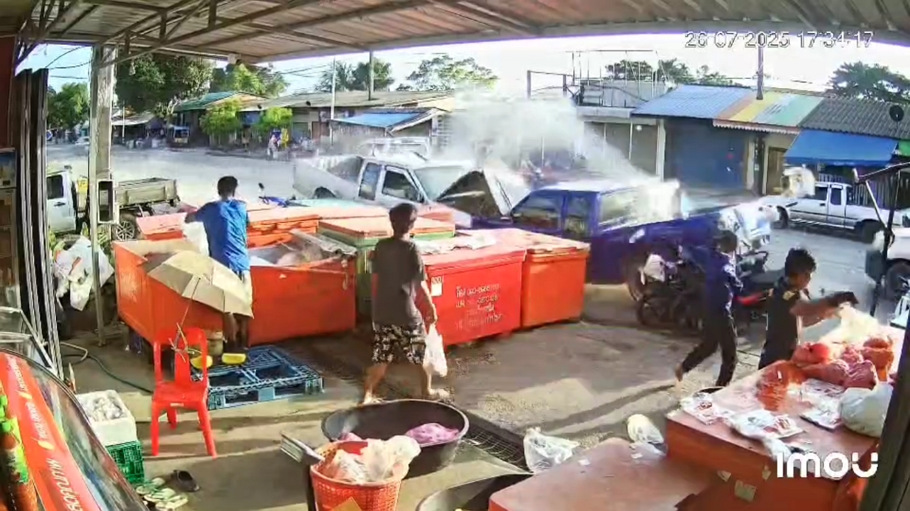 Video thumbnail for Speeding Pickup Sparks Market Chaos in Surat Thani