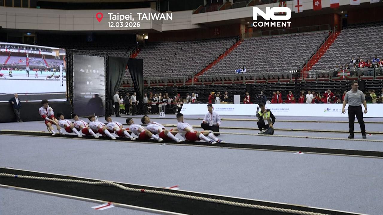Video thumbnail for More than 1,000 athletes compete in World Indoor Tug-of-War Championships in Taiwan