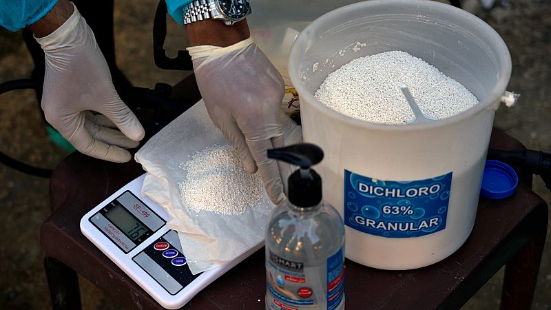 Video thumbnail for Cholera outbreak in Angola kills nearly 600 people