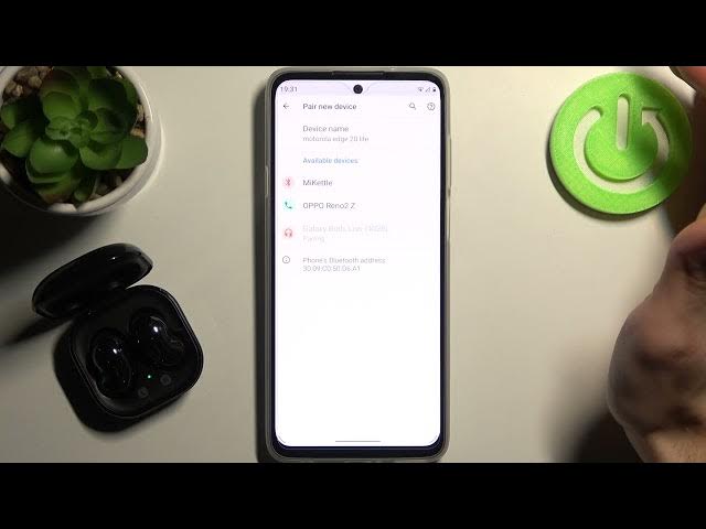 Video thumbnail for How to Connect SAMSUNG Galaxy Buds Live to MOTOROLA Edge 20 Lite – Pair Devices