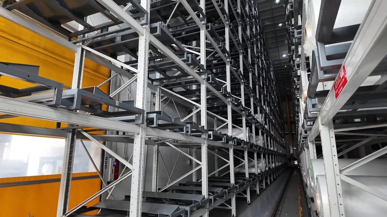 Video thumbnail for China: Demand for electronic fiberglass cloth soars in China.