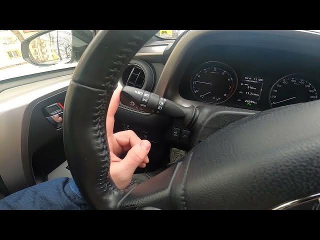 Video thumbnail for How to Enable or Disable Dipped Beam in Toyota RAV 4 IV (2013 - 2018) - Use Headlights