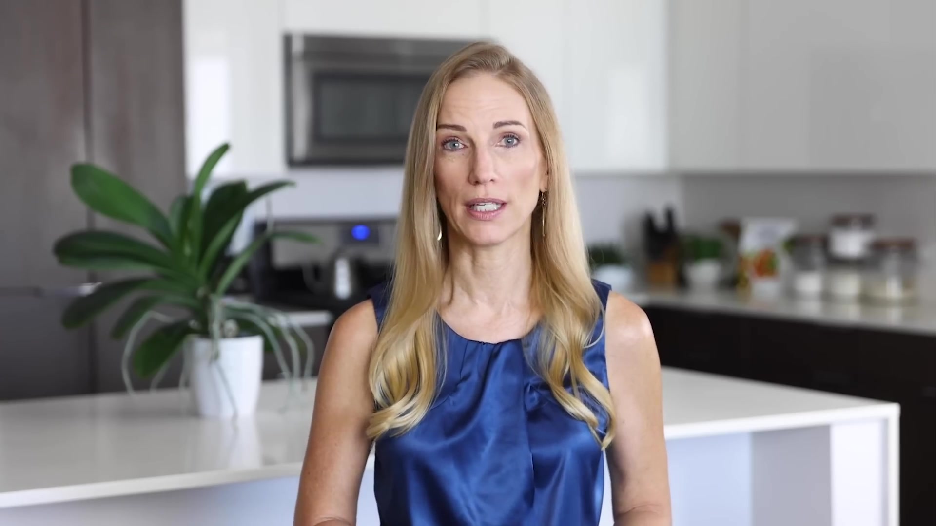 Video thumbnail for 21.STUFFED PEPPER SOUP is the cozy soup recipe you need for winter! (1080p 24fps)