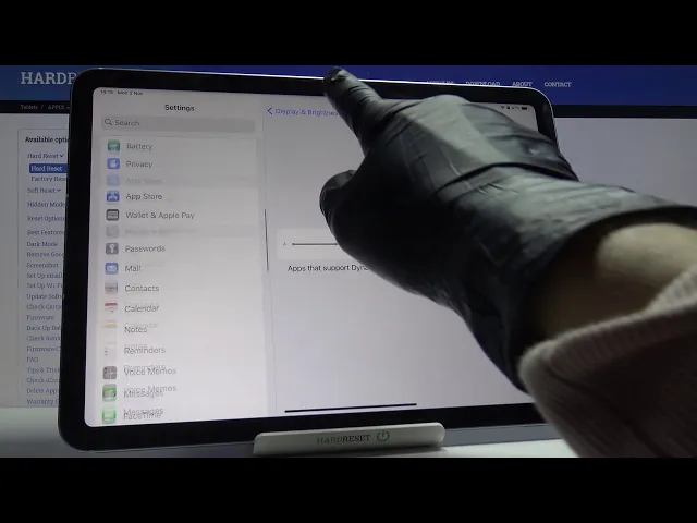 Video thumbnail for How to Change Text Size on Apple iPad Air (2020) - Enlarge/Reduce Fonts