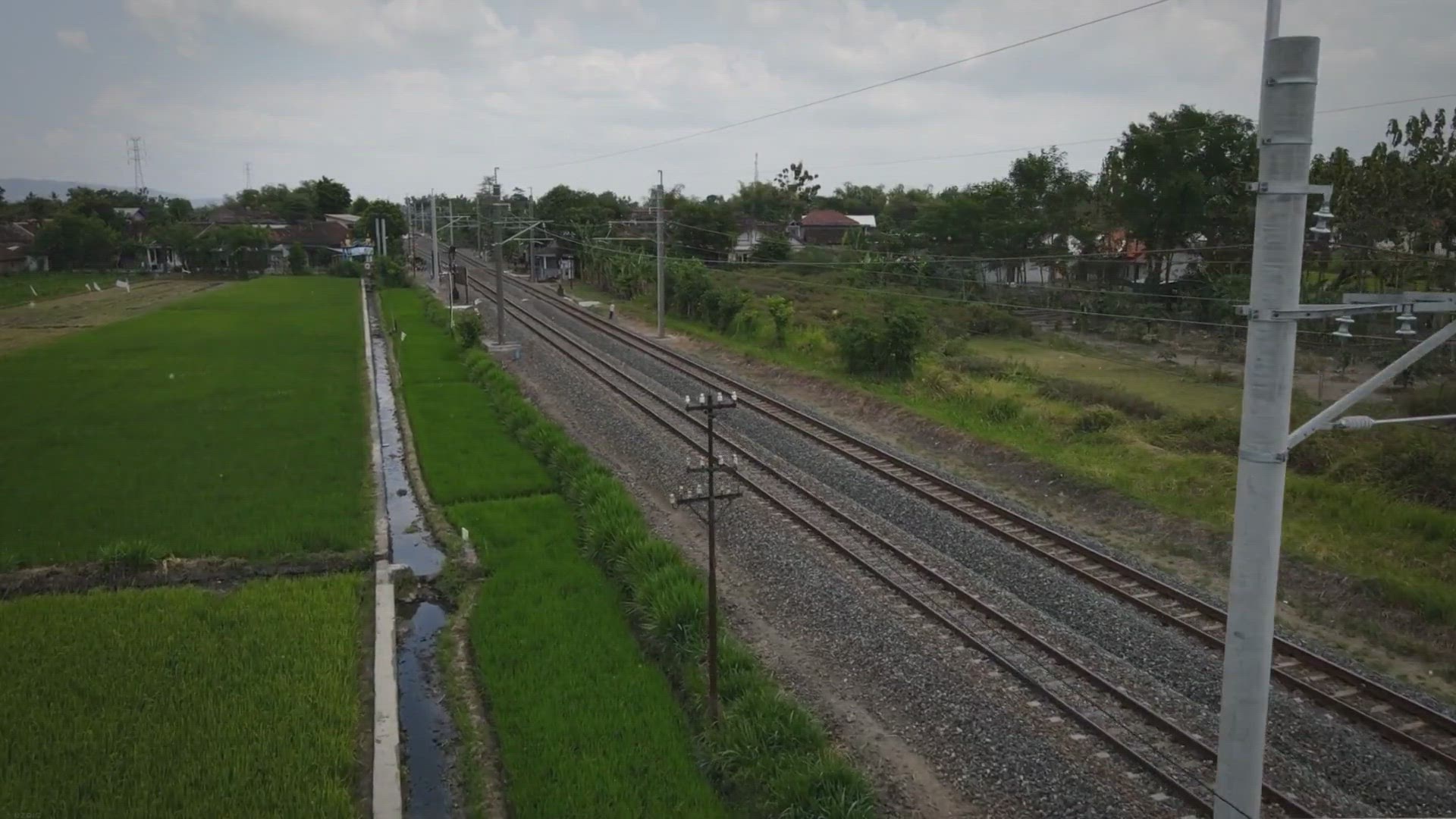 Video thumbnail for Tetap Menggunakan Google Maps Bahkan Saat Ponsel Anda Offline