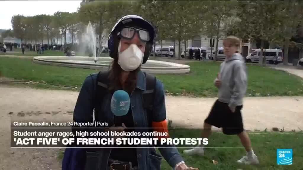 Video thumbnail for France: Student anger rages as tear gas and fires hit Paris