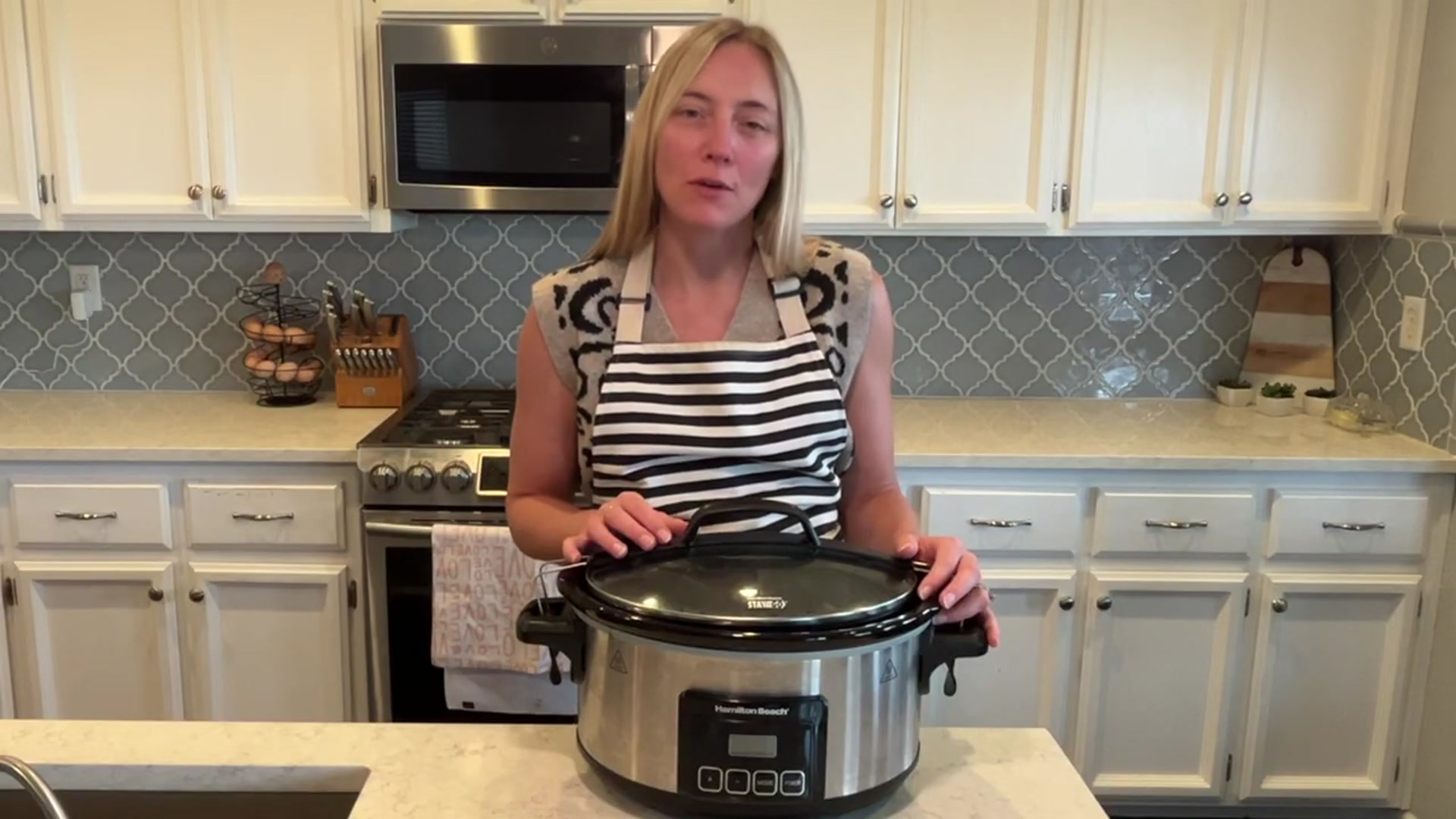 Video thumbnail for AFFORDABLE Delicious Crockpot Dinners Healthy Budget Friendly Molly Makes it Easy(720P HD)