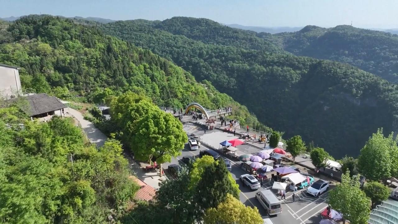 Video thumbnail for China: Drones give rise to innovative solutions in China.