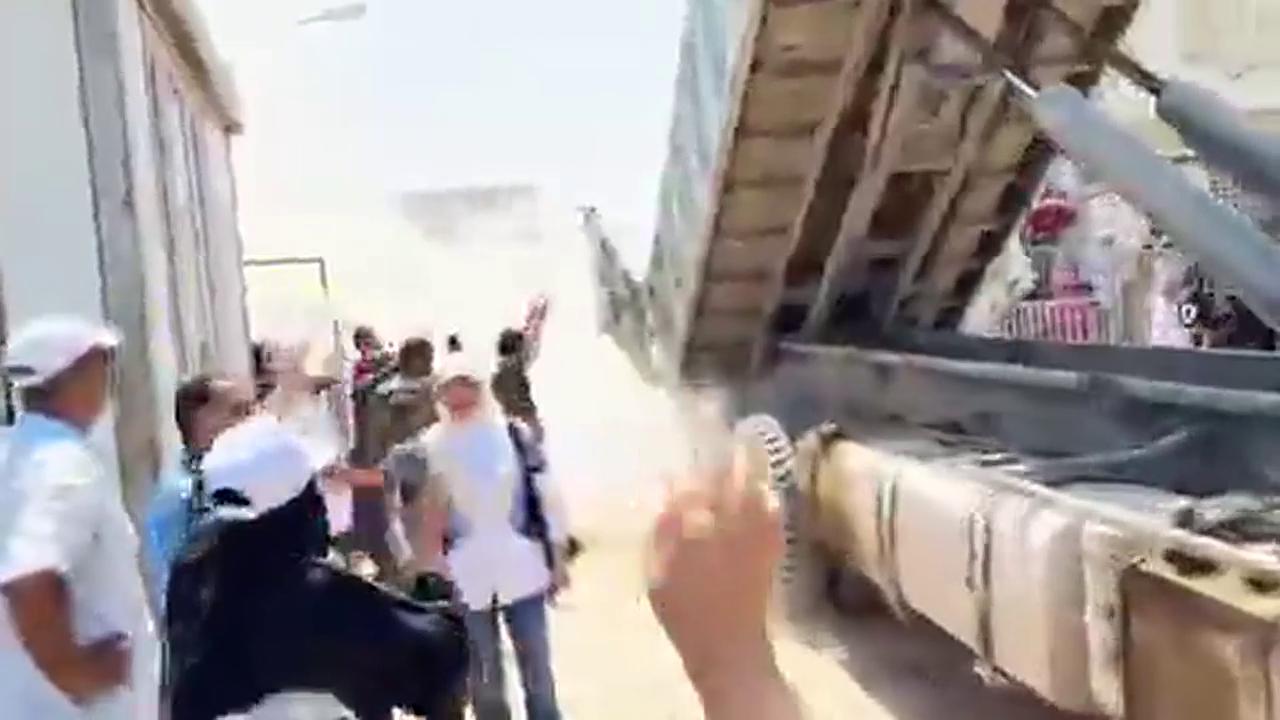 Video thumbnail for Libya: Protesters Force Closure of UNHCR Office.