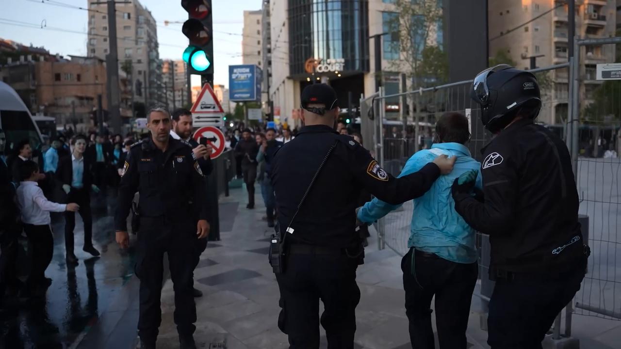 Video thumbnail for Israeli police intervene in protest by Haredim opposed to mandatory military service.