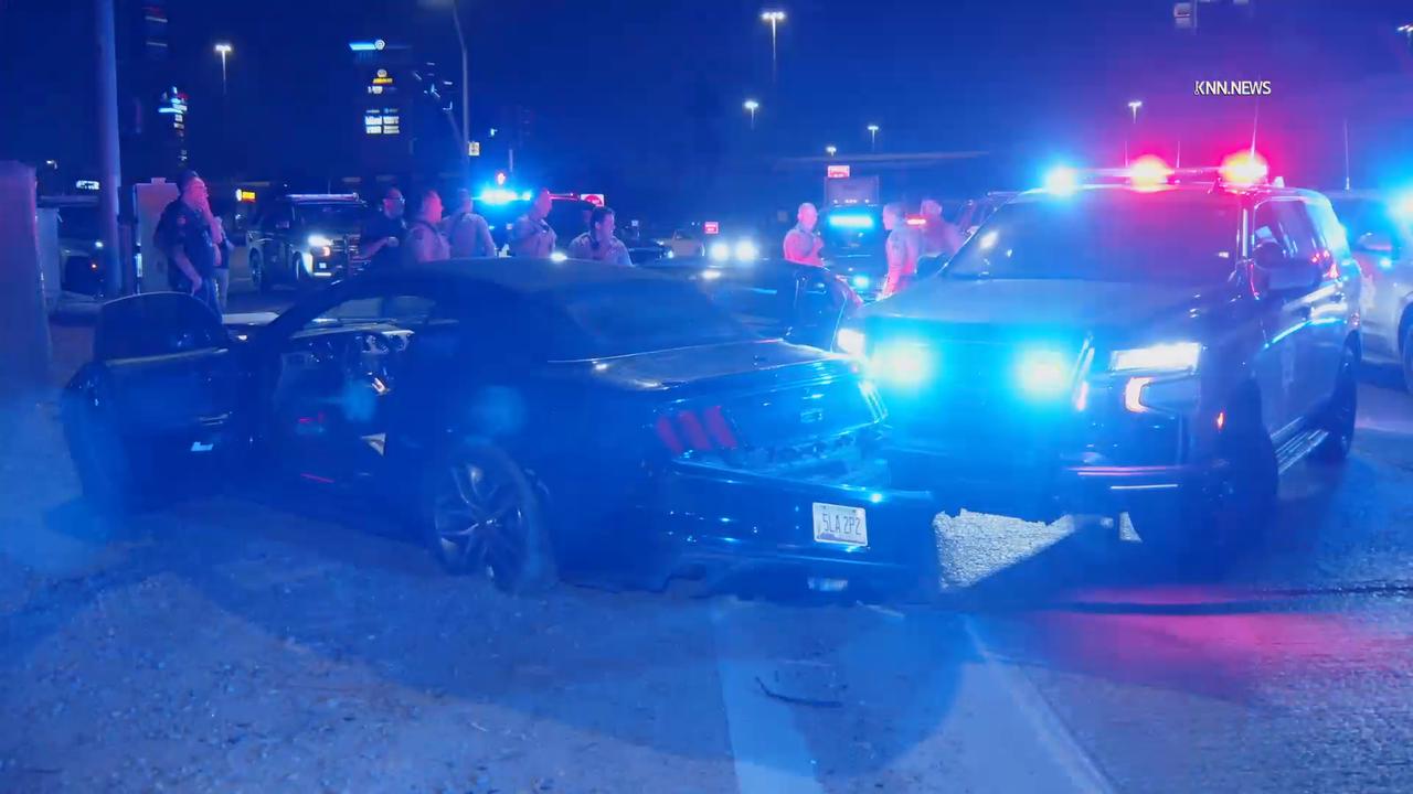 Video thumbnail for US, Phoenix: Tolleson DPS Pursuit Ends In PIT Maneuver.