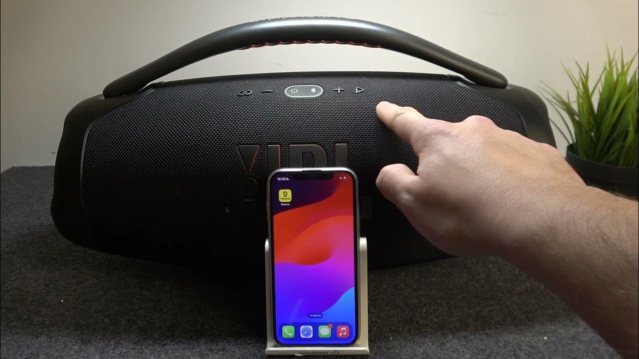 Video thumbnail for How to Turn On & Turn Off the JBL Boombox 3 Speaker