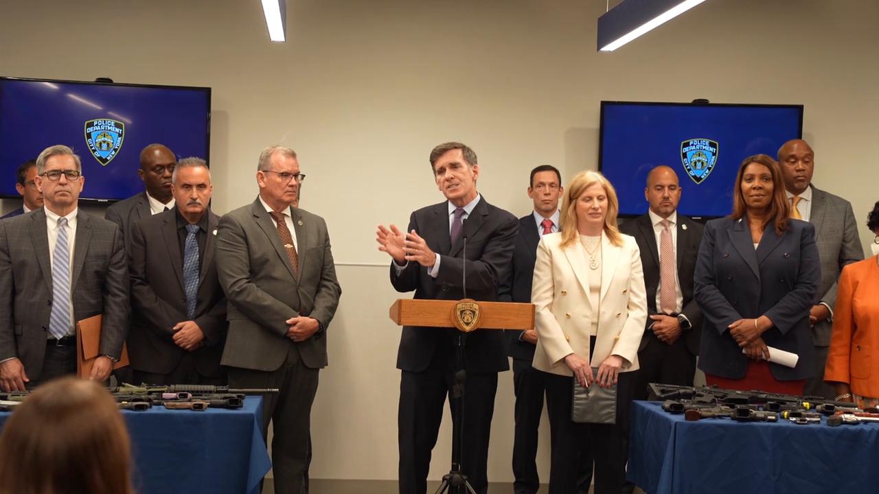 Video thumbnail for Press briefing by NYPD Commissioner Jessica Tisch, District Attorneys and State and Federal partners 3.