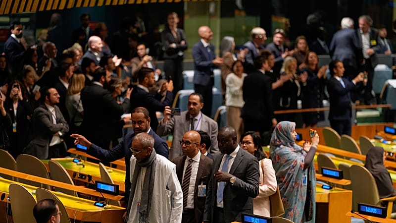 Video thumbnail for UN delegates walk out at Netanyahu defends Israeli military action