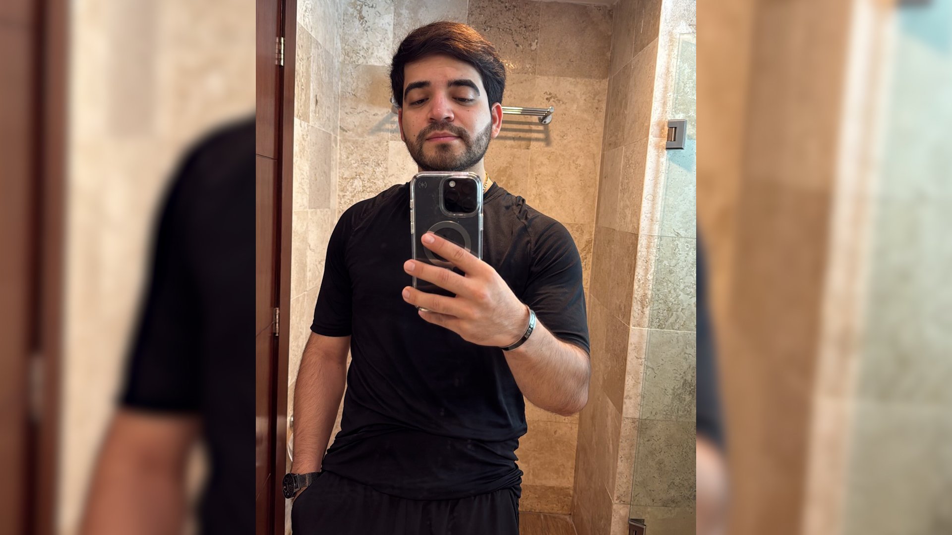 Video thumbnail for Mexican influencer shot dead during livestream