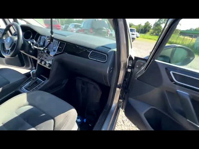 Video thumbnail for Volkswagen Golf Sportsvan – Where is the CD Player?