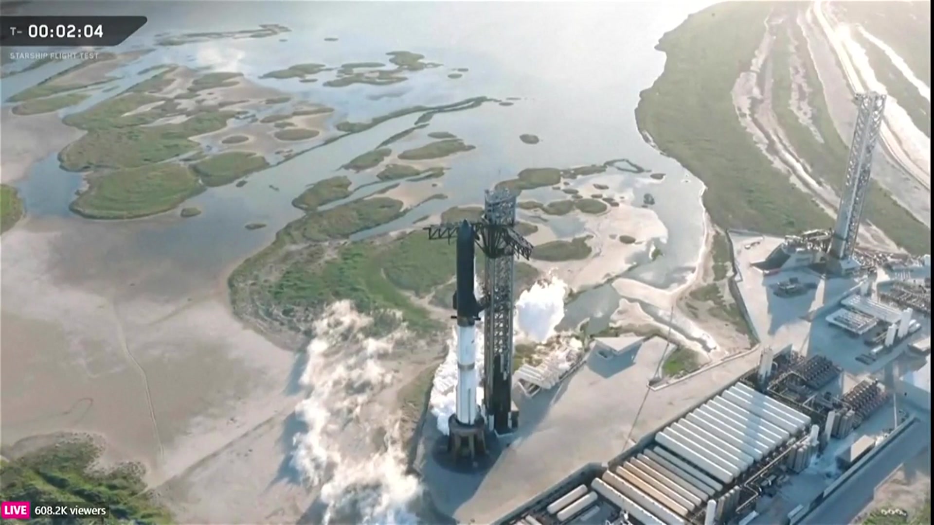 'Video thumbnail for WATCH: SpaceX launches successful Starship test flight across half the world'