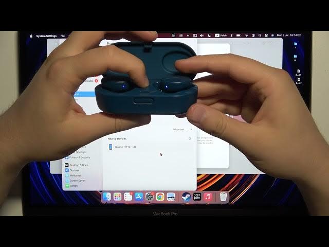 Video thumbnail for How to Pair BOSE Sport Earbuds with Macbook?