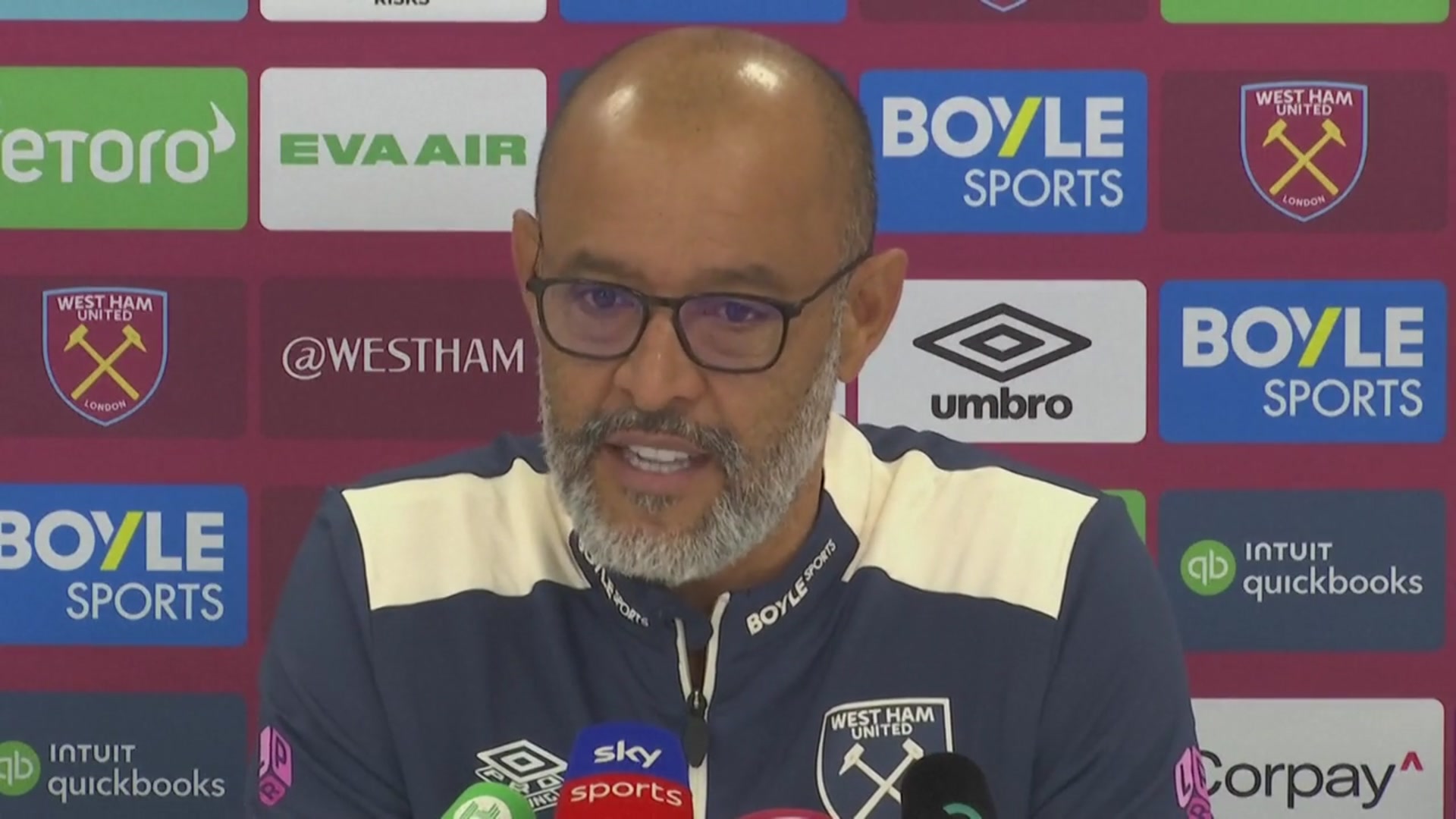 'Video thumbnail for ‘I’m worried about the bond with the fans’ – New West Ham boss Espirito Santo keen to quell supporter protests'