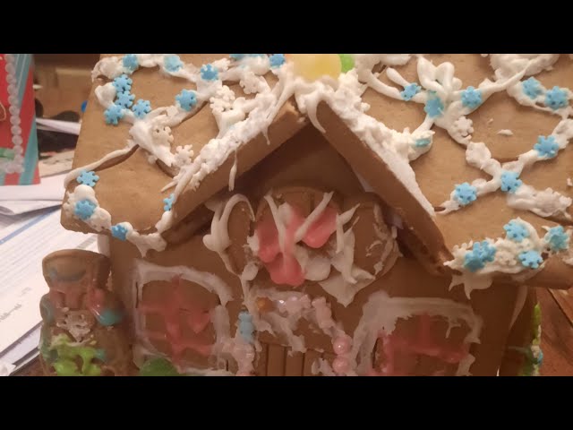 Video thumbnail for Icy Gingerbread House #Gingerbreadhouse #Christmas #brianboucherfilms #brianboucherlive