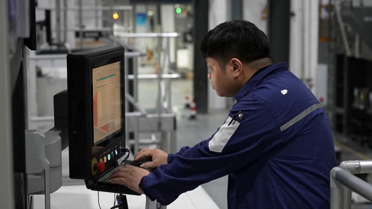Video thumbnail for China: China's Jiangsu Province builds strong ecosystem to accelerate commercial space development.