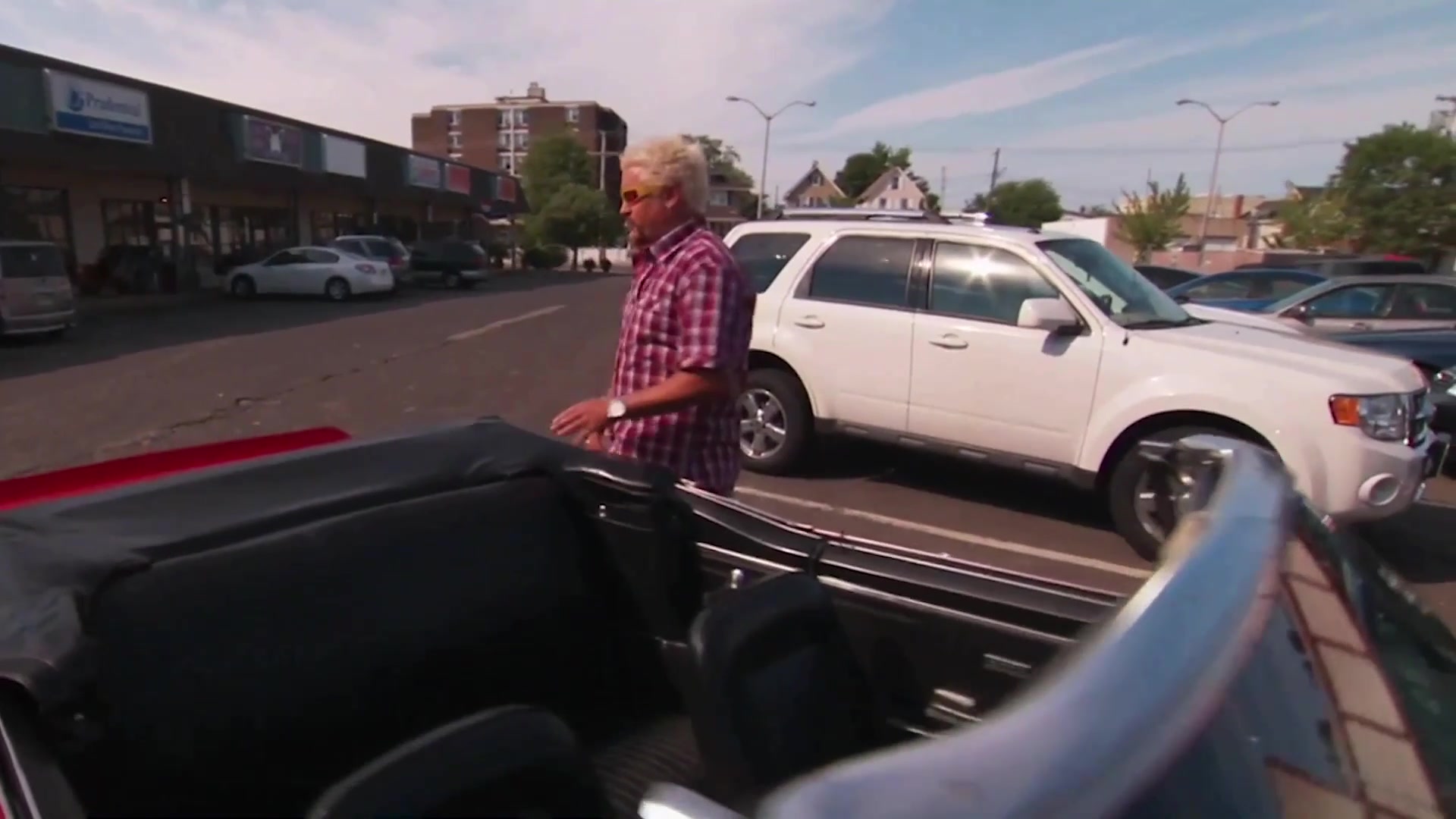 Video thumbnail for The Absolute Best Wings Featured On Diners, Drive-Ins And Dives