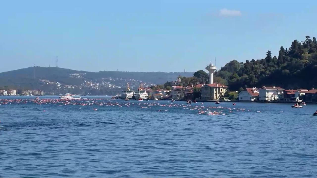 Video thumbnail for T�rkiye: Bosphorus Intercontinental Swimming Race in Istanbul.