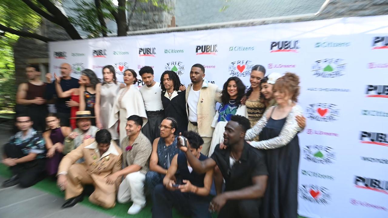 Video thumbnail for "NY: Opening Night of Free Shakespeare in the Park's "Romeo And Juliet" - Arrivals" 18.