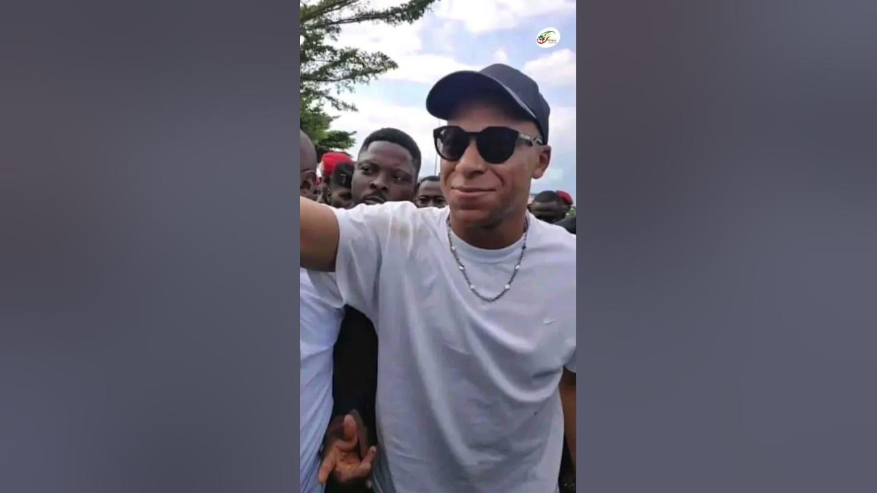 Video thumbnail for Les premières images de Kylian Mbappe au Cameroun