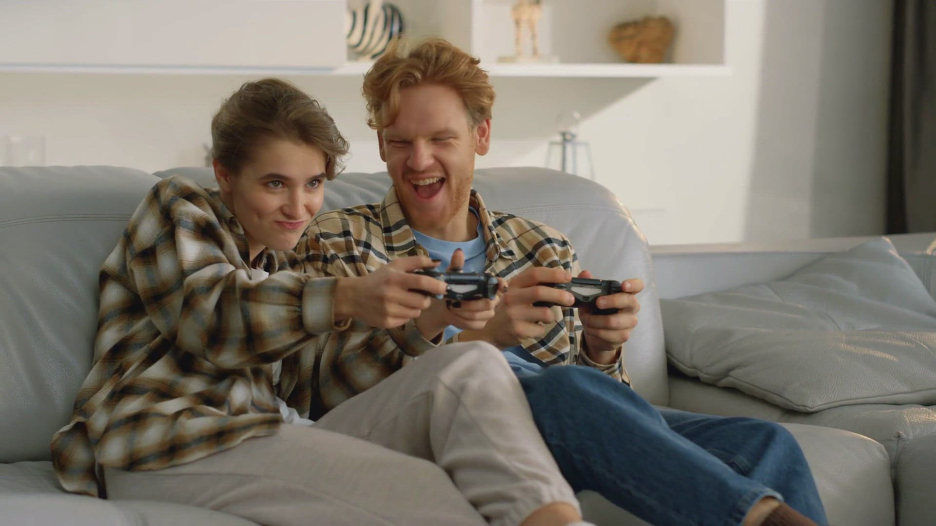 Video thumbnail for Competitive First Date Ideas