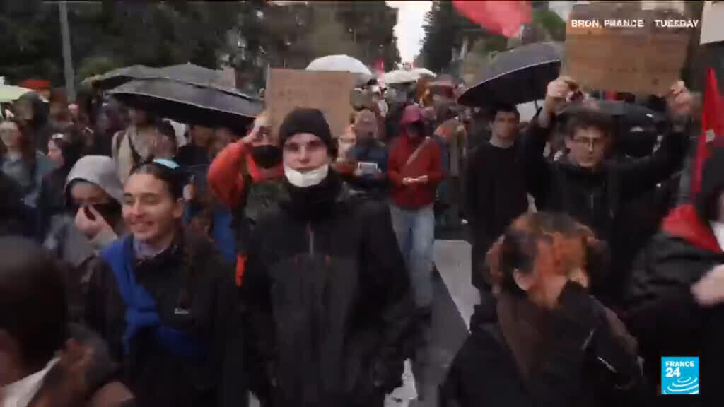 Video thumbnail for As protests continue, half of France reportedly backs high school student movement
