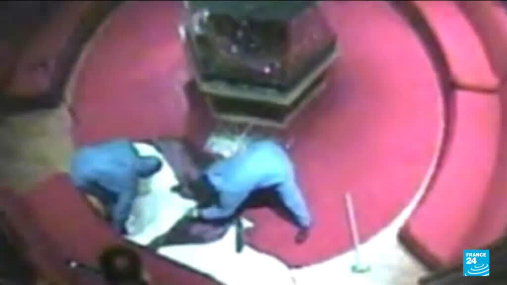 Video thumbnail for Global effort underway to recover stolen Louvre jewels