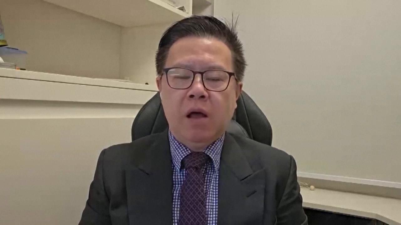 Video thumbnail for China: Foreign financial institutions step up investment in China.