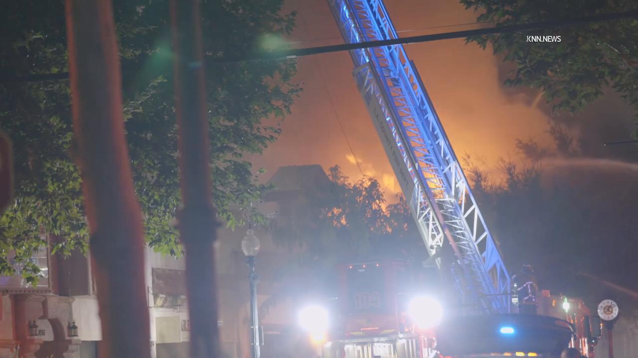 Video thumbnail for US, Los Angeles: Santa Clarita Commercial Fire Prompts 3rd Alarm Response Part 1.