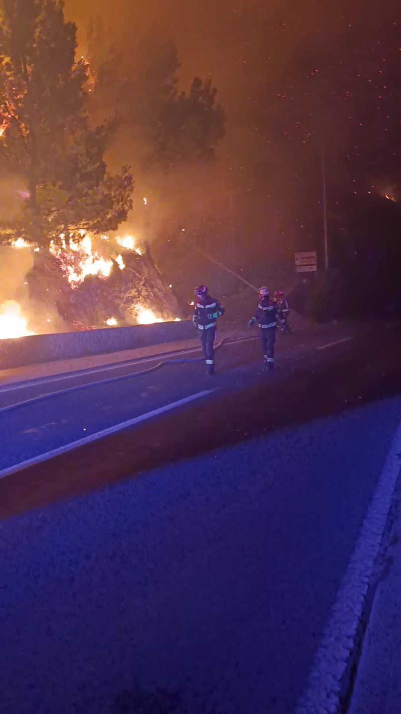 Video thumbnail for Firefighters Battle Massive Hillside Blaze near Omiš Croatia