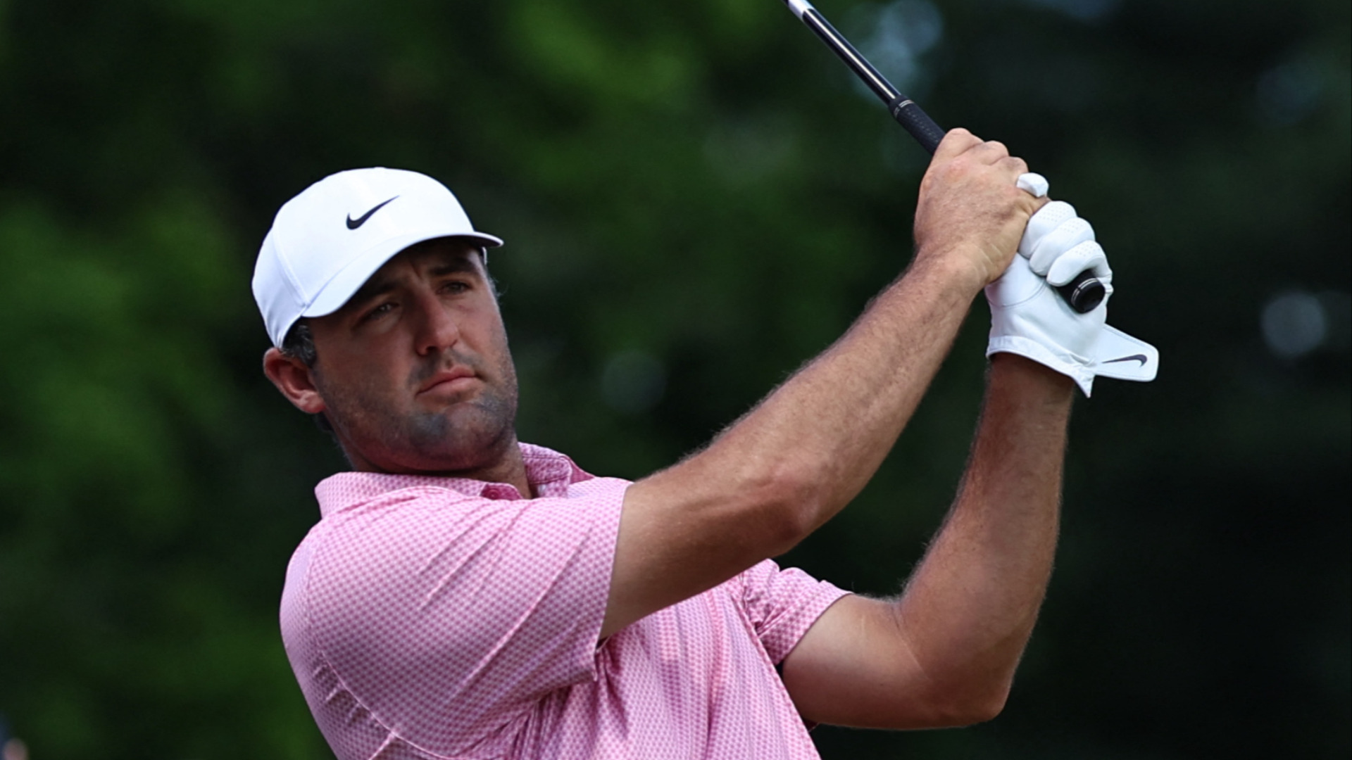 Video thumbnail for Comparing Scottie Scheffler and Tiger Woods: Golf Insights