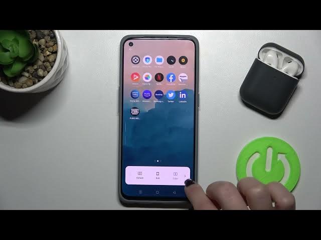 Video thumbnail for How to Pick Home Screen Transition Animations in Realme GT Master Edition - Manage Scroll Effects