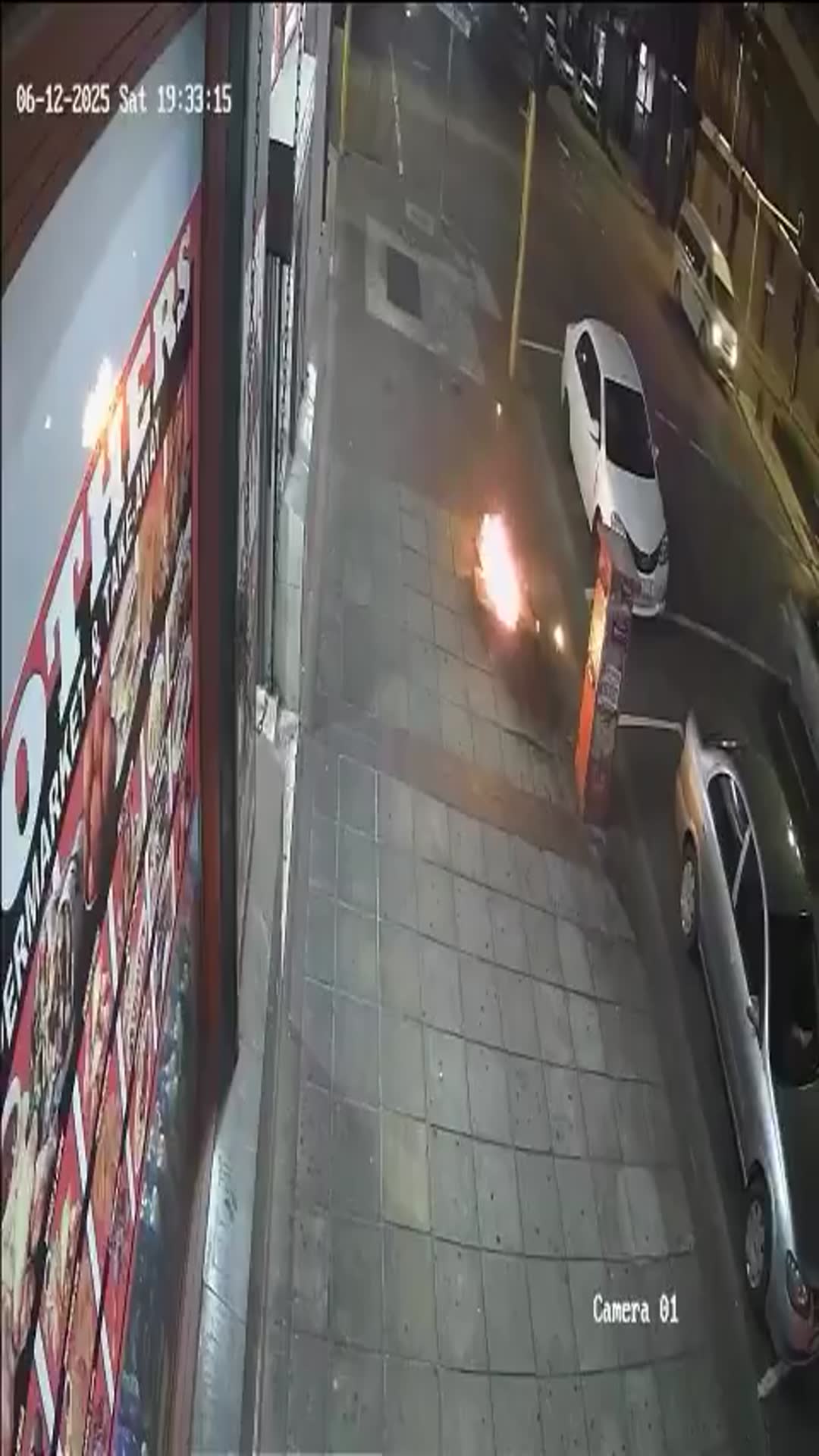 Video thumbnail for Electrical Flare-Up in Durban CBD Due to Cable Arcing, Municipality Confirms No Gas Involvement
