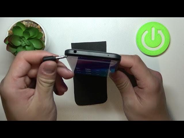 Video thumbnail for How to connect headphones to TCL 30 SE / Connect earbuds to TCL 30 SE