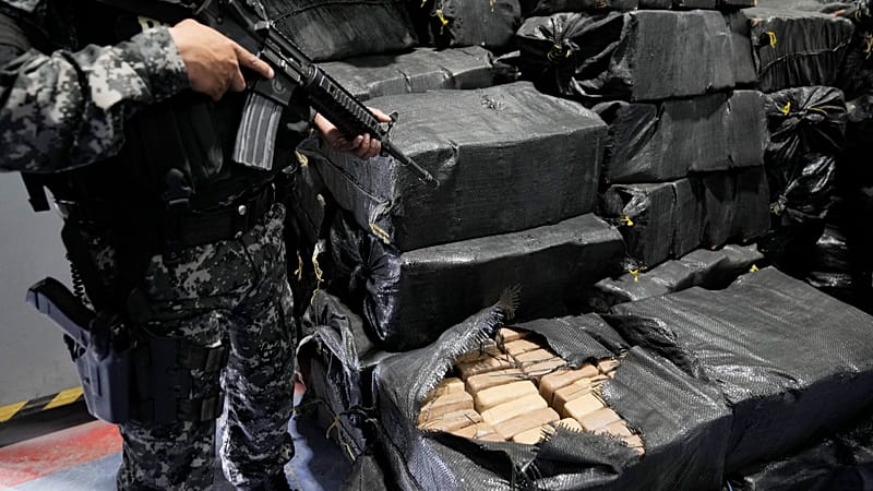 Video thumbnail for Ecuador police seize 370kg of cocaine near Colombian border