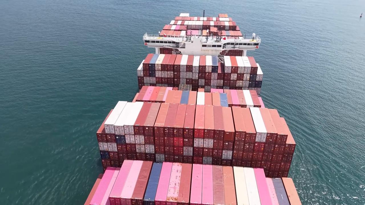 Video thumbnail for China: Qingdao Port Foreign Trade Containers 5.