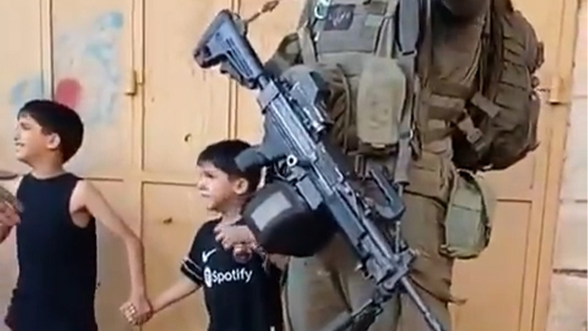 Video thumbnail for Israeli soldiers detain Palestinian children for 'spying' in West Bank