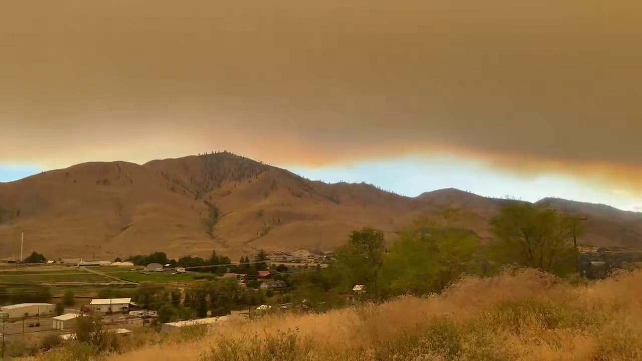 Video thumbnail for US: Little Giant Fire Grows to Nearly 60,000 Acres in Washington Forest.