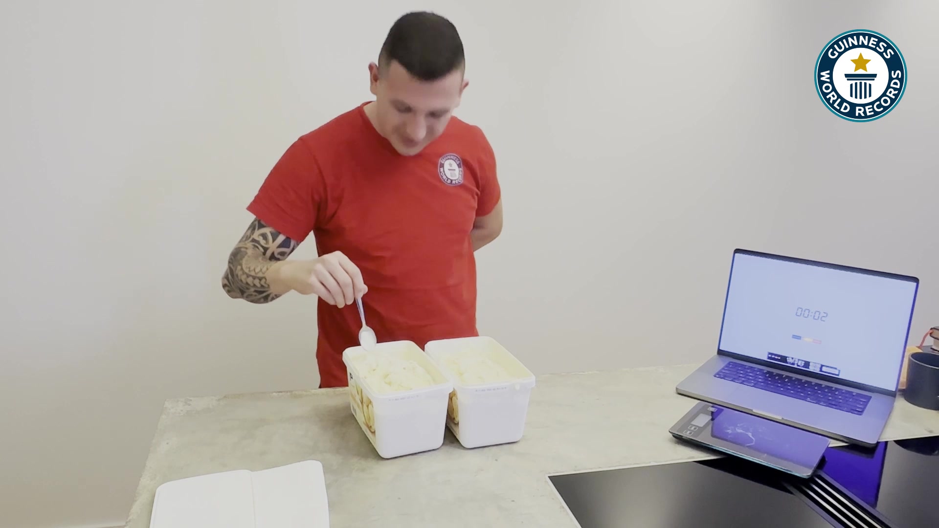 Video thumbnail for Most ice cream eaten in one minute - 839 grams (29.59 oz) by Andre Ortolf