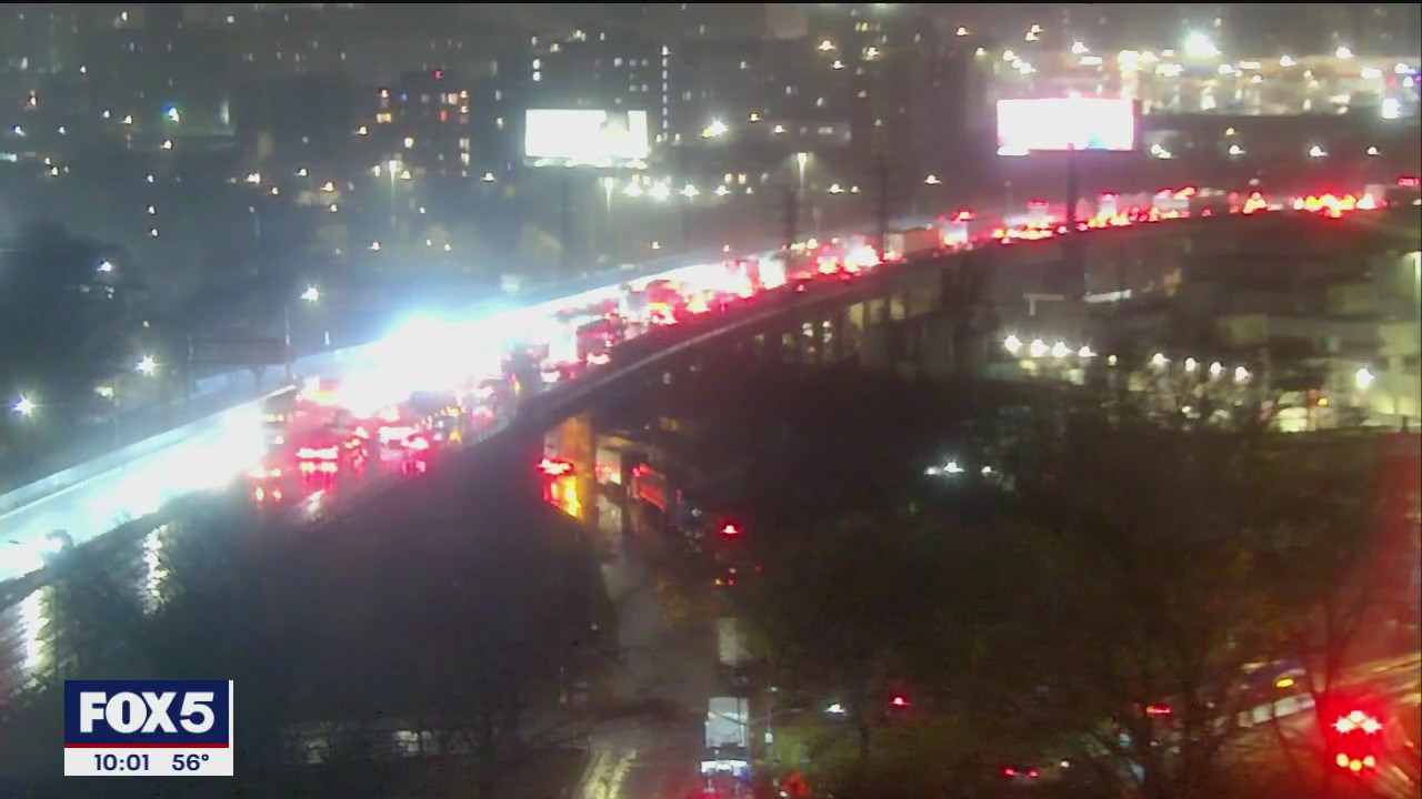 Video thumbnail for Holiday traffic bringing commuters to a stand still