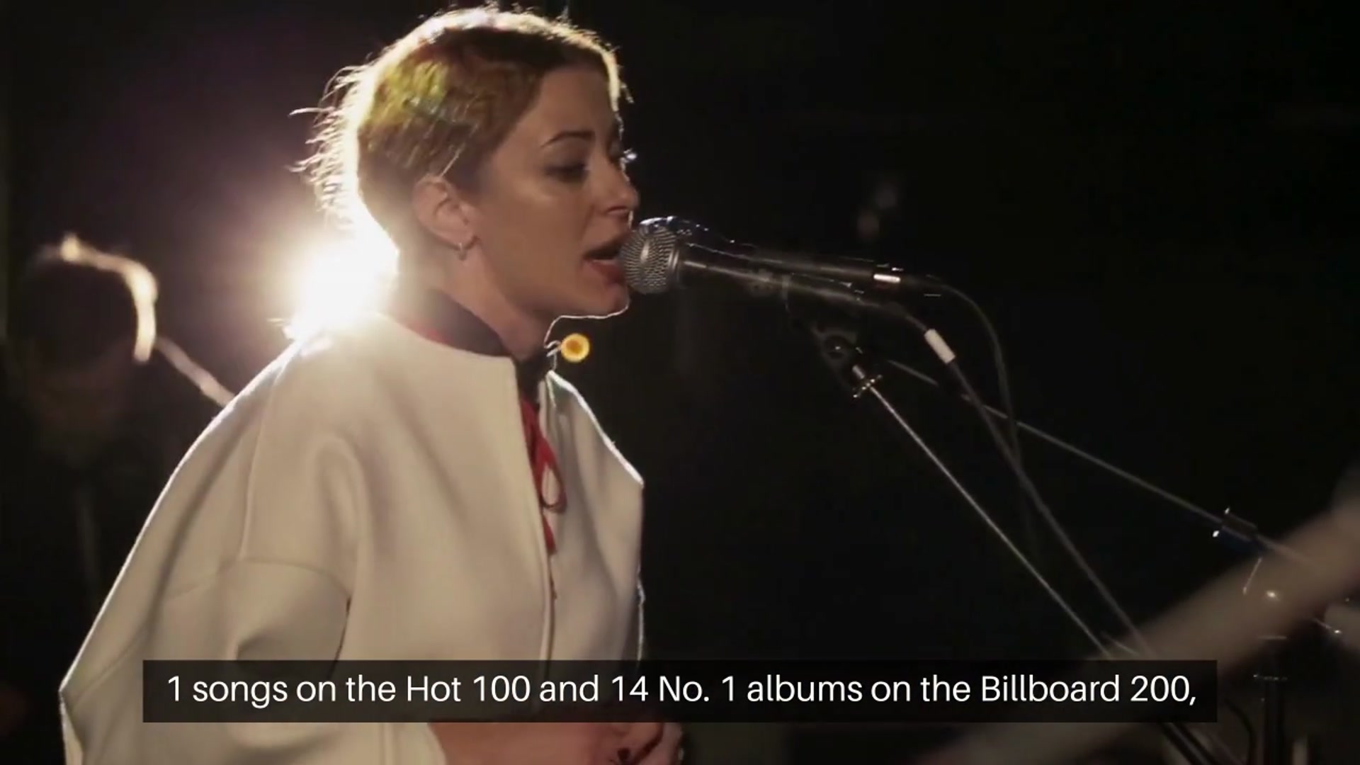 Video thumbnail for Taylor Swift adds another feather in her cap with remarkable performance