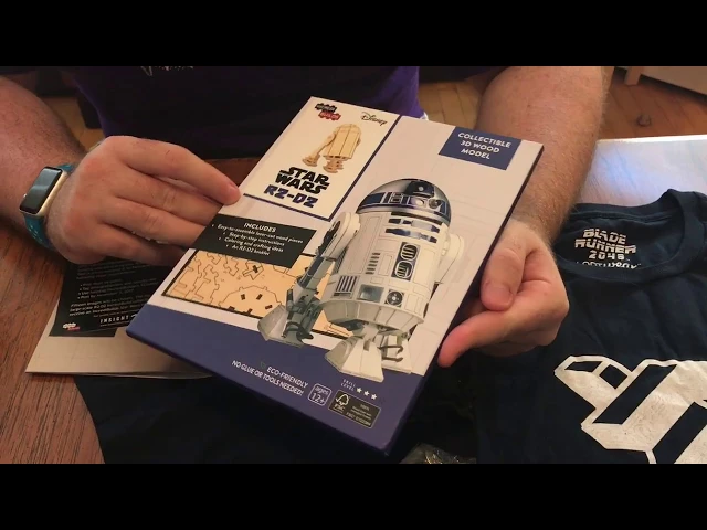 Video thumbnail for Loot Crate unboxing and review September 2017