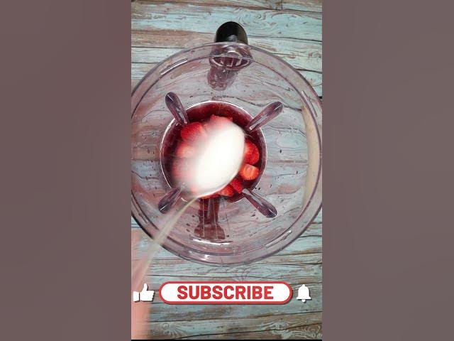 Video thumbnail for #shorts DELICIOS SI RAPID! Smoothie de iaurt cu capsuni ππ Casuta Laurei