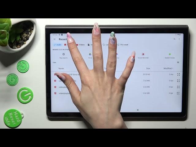 Video thumbnail for How to Add Audio or Video Files To Your Text Message on Lenovo Yoga Tab 11